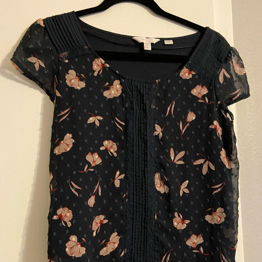 Beautiful pin tuck navy Lauren Conrad top